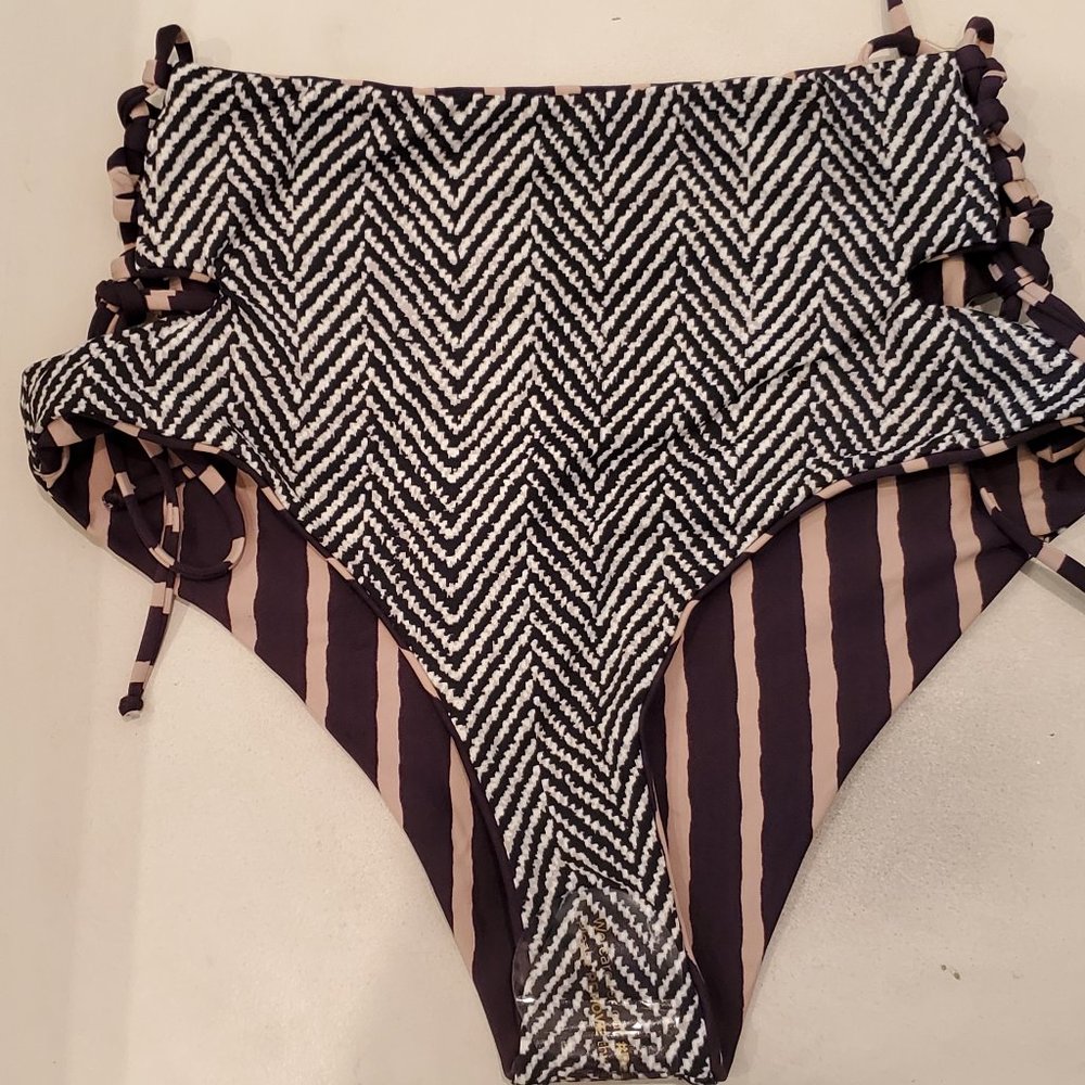 Maaji acai high-waist Reversible Bikini Bottom - Picture 8 of 9